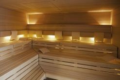 Sitzbank in der Sauna